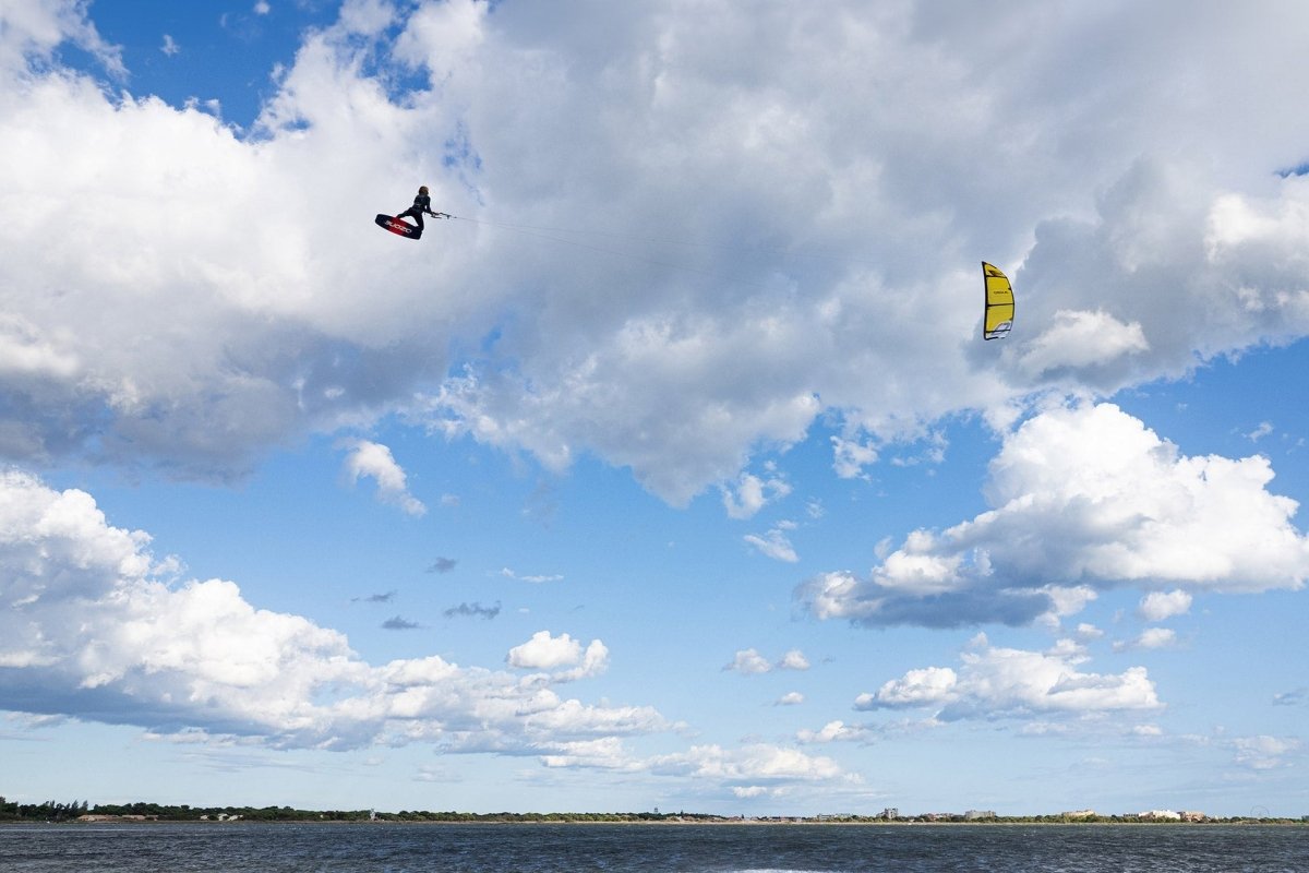 Ozone Edge V12 - Skymonster Watersports