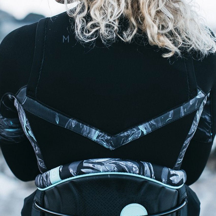 Mystic Dazzled 5/3 Front Zip Womens Wetsuit 2022 - Skymonster Watersports