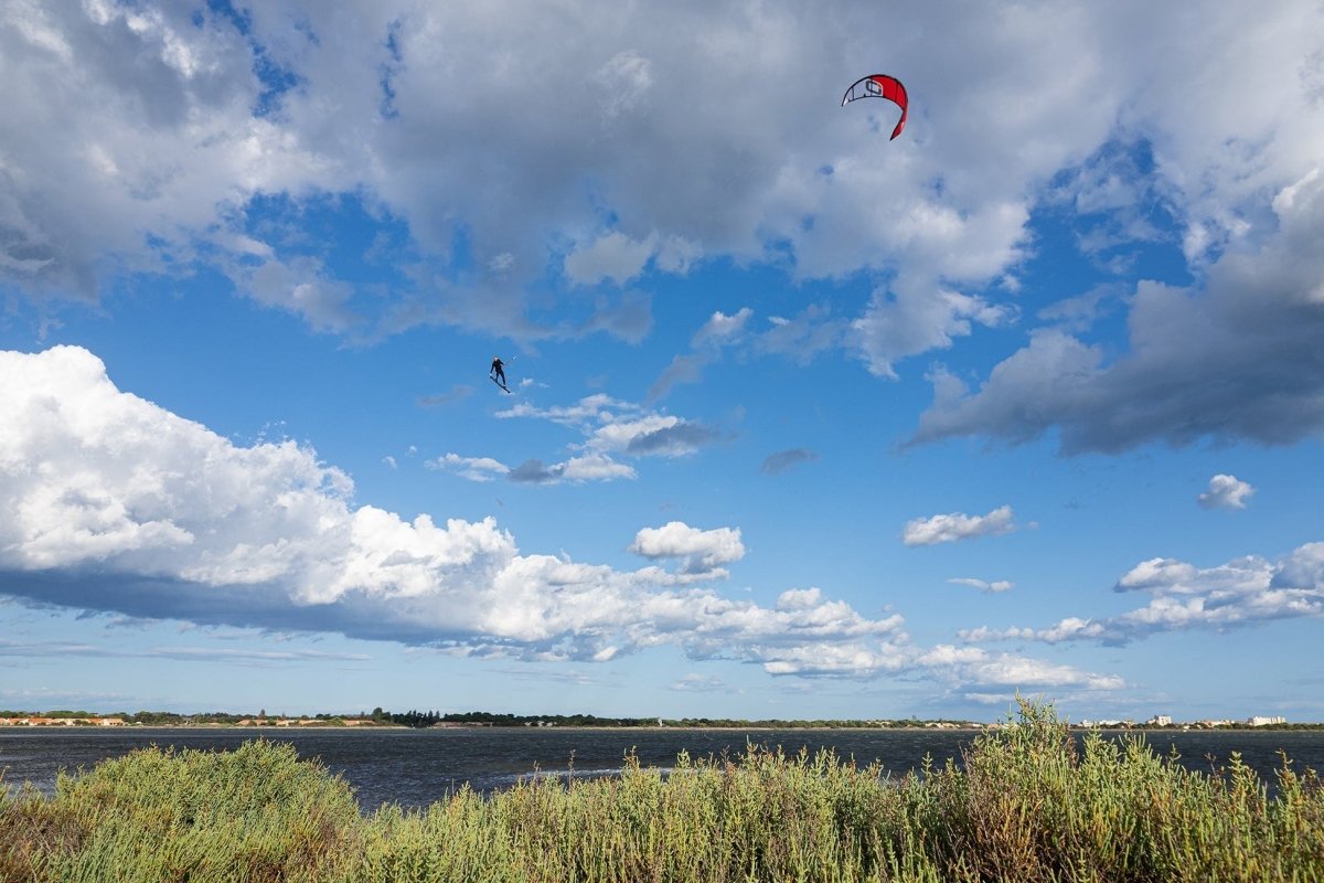 Ozone Edge V12 - Skymonster Watersports